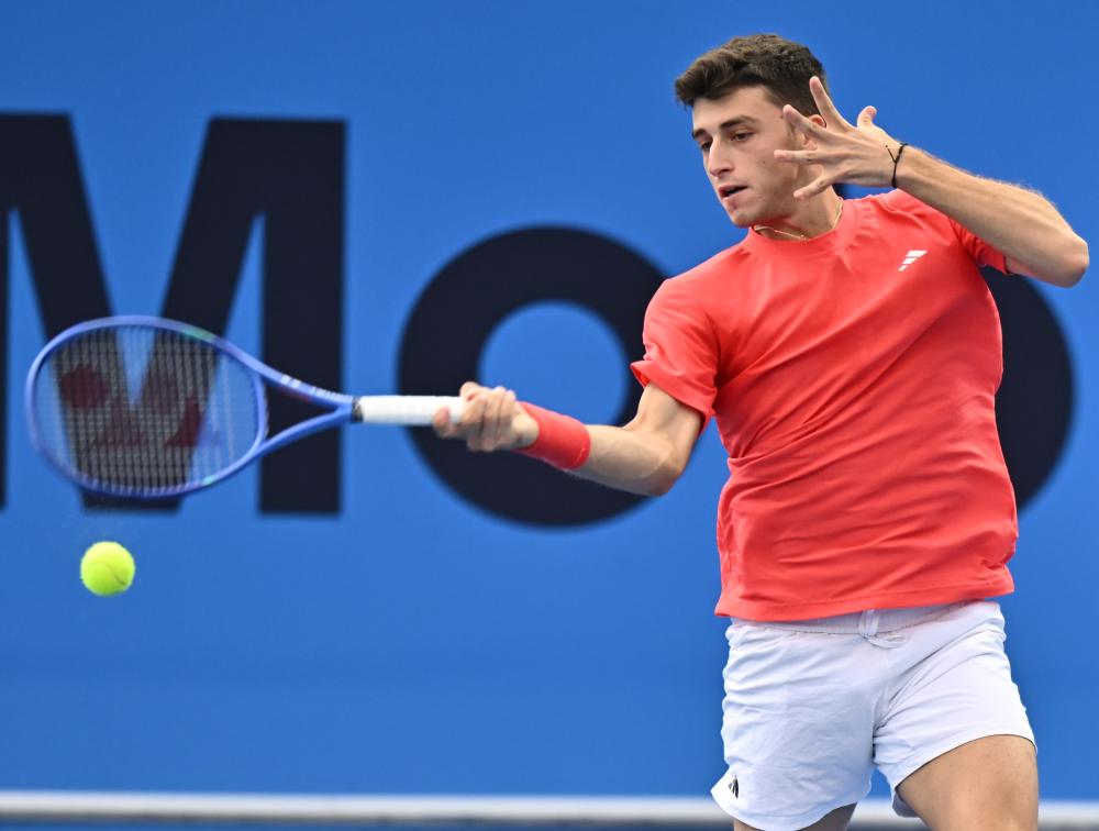 庆祝建队126周年！巴萨官方社媒晒诺坎普球场海报